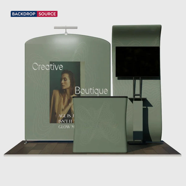 Kit de stand 3x3m avec paroi en S et arche inclinée, comptoir et écran TV