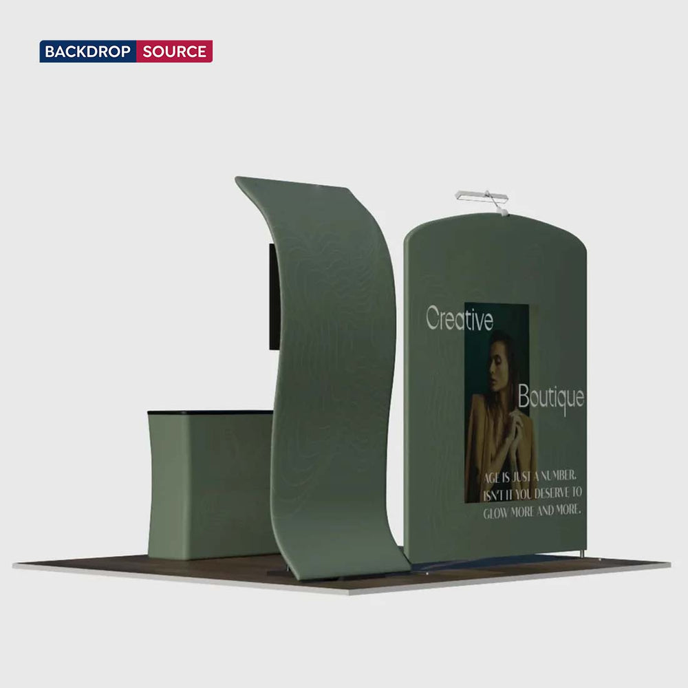 Kit de stand 3x3m avec paroi en S et arche inclinée, comptoir et écran TV