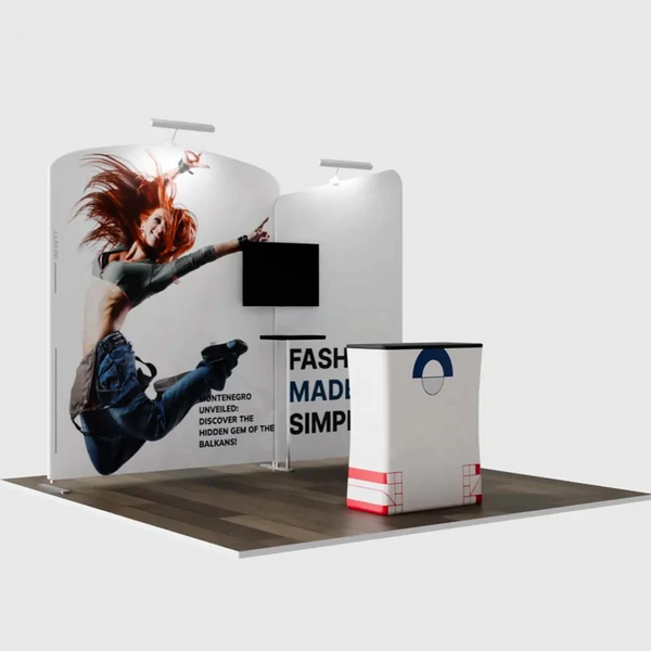 Kit de stand 3x3m avec paroi inclinée et arche en pente + comptoir