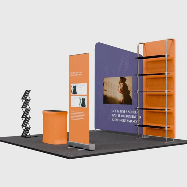 Kit de stand 3x3m avec paroi inclinée, étagères perforées et roll-up