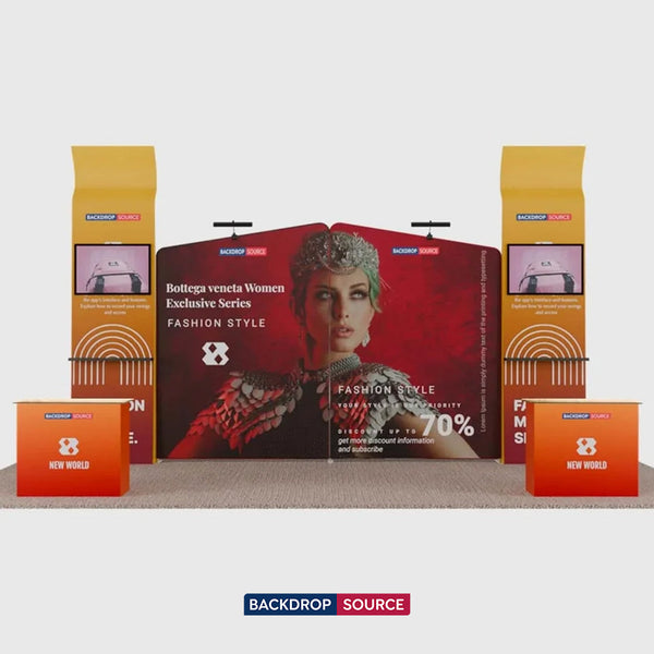 Kit de stand 6x3m avec parois inclinées, étagères 3D et supports TV