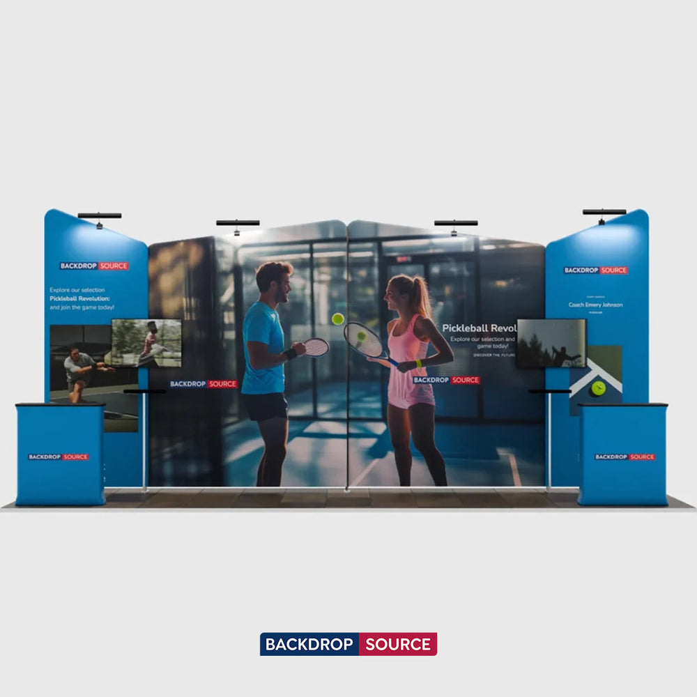 Kit de stand 6x3m avec quatre parois inclinées et 2 comptoirs