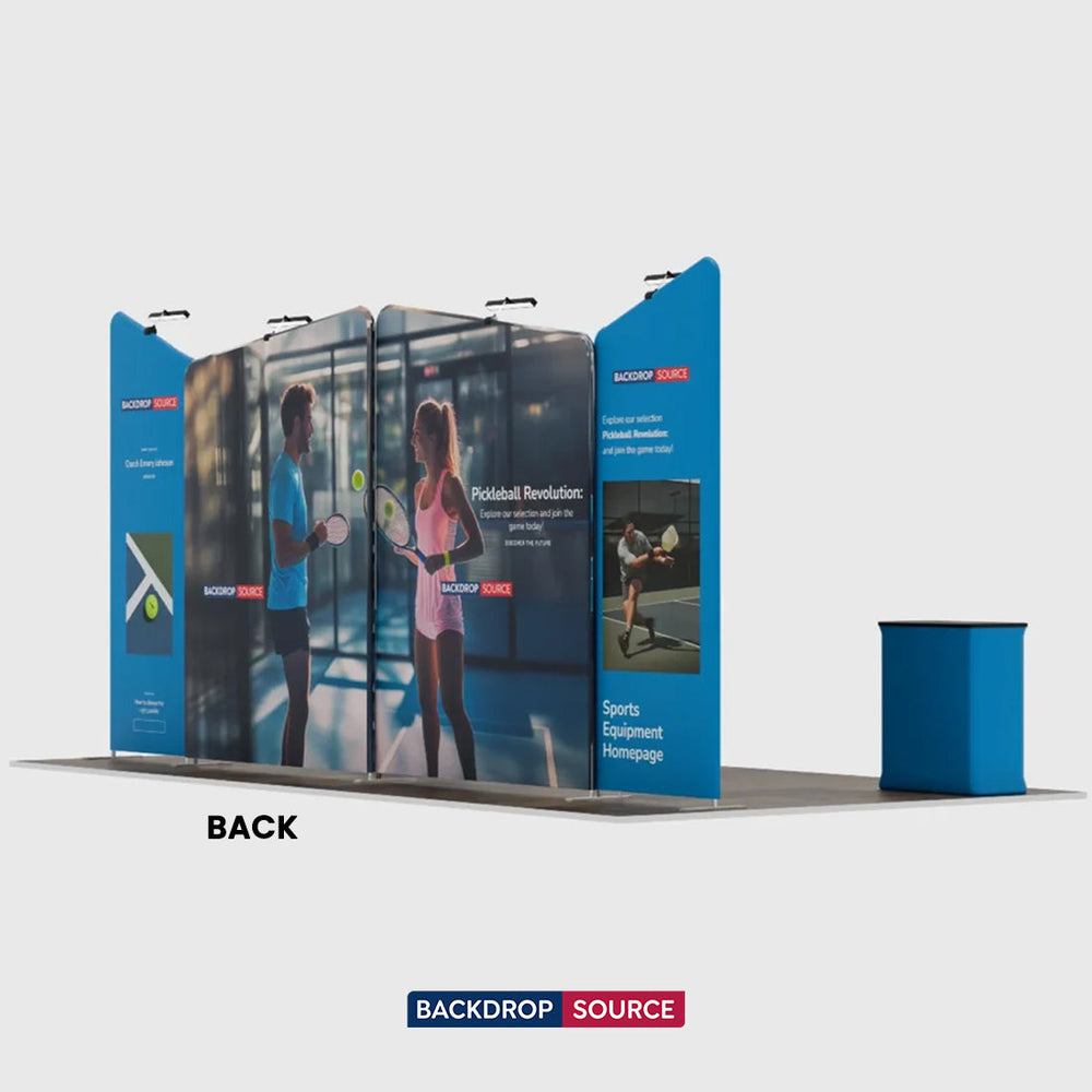 Kit de stand 6x3m avec quatre parois inclinées et 2 comptoirs