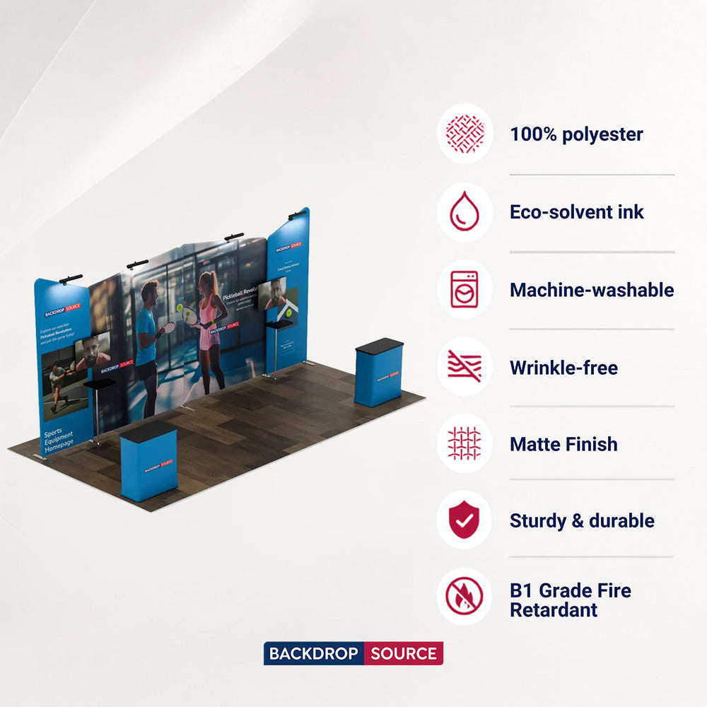 Kit de stand 6x3m avec quatre parois inclinées et 2 comptoirs